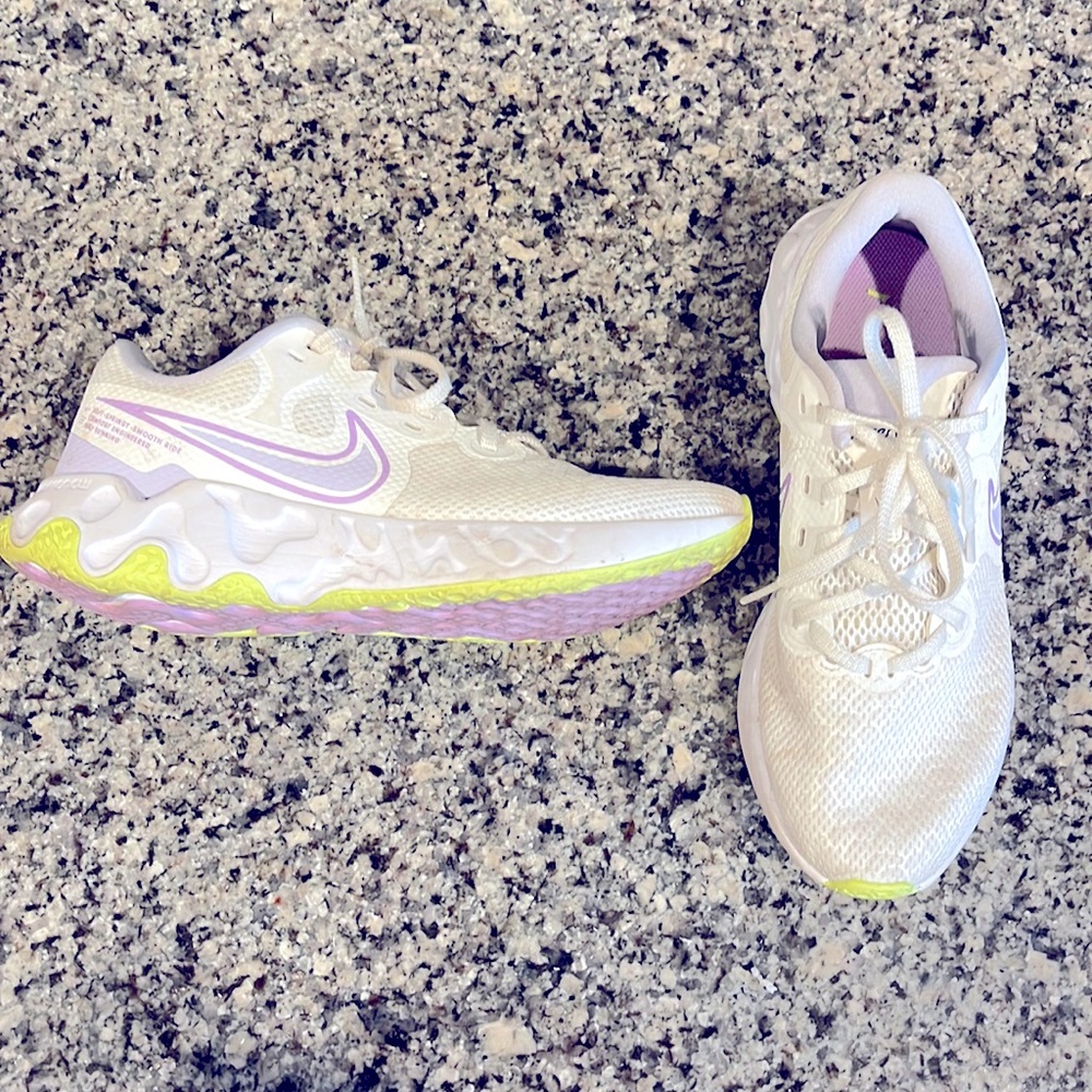 Nike women’s running shoe size 9.5